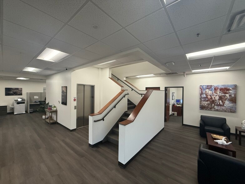 600-630 North Fwy, Fort Worth, TX for lease - Interior Photo - Image 2 of 10