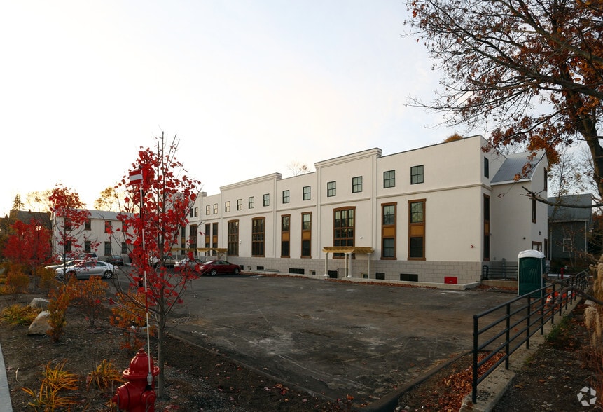 56-58 North Ave, Natick, MA à vendre - Photo principale - Image 1 de 4