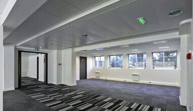 6-8 Rue Du Général Camou, Paris for sale Interior Photo- Image 2 of 4