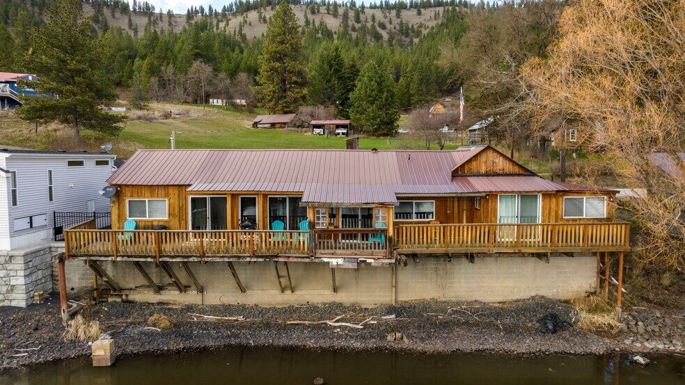 88840 Highway 3 N, Saint Maries, ID à vendre - Photo du bâtiment - Image 2 de 25