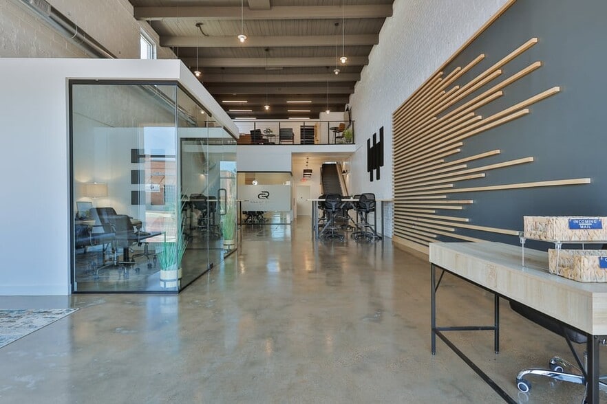 615 Broadway St, Lubbock, TX for sale - Building Photo - Image 2 of 73