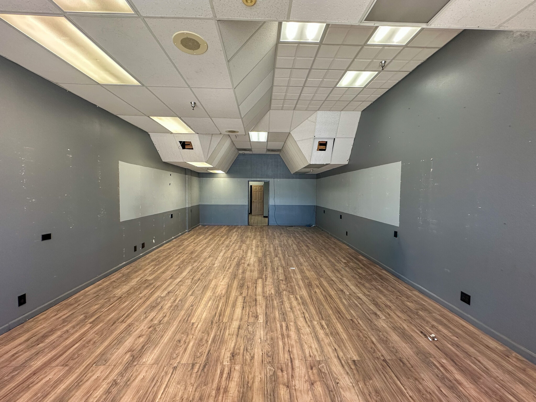 3936 Phelan Rd, Phelan, CA for lease Interior Photo- Image 1 of 10