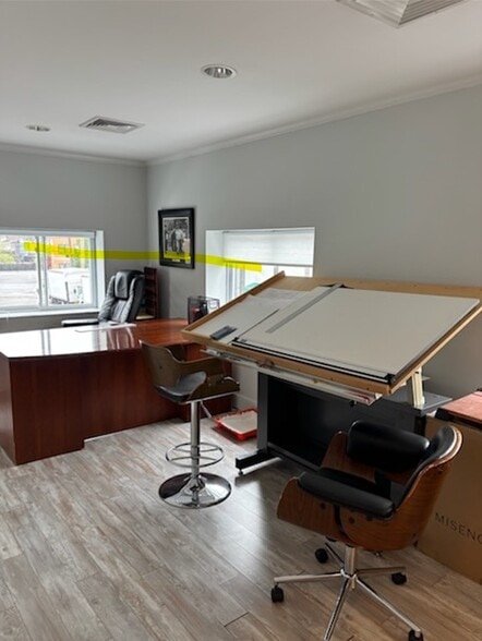 27 Saint Charles St, Thornwood, NY for lease - Building Photo - Image 3 of 10