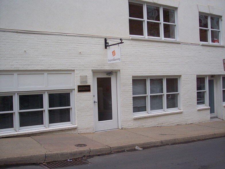 400 E Main St, Charlottesville, VA à louer - Photo du bâtiment - Image 3 de 5