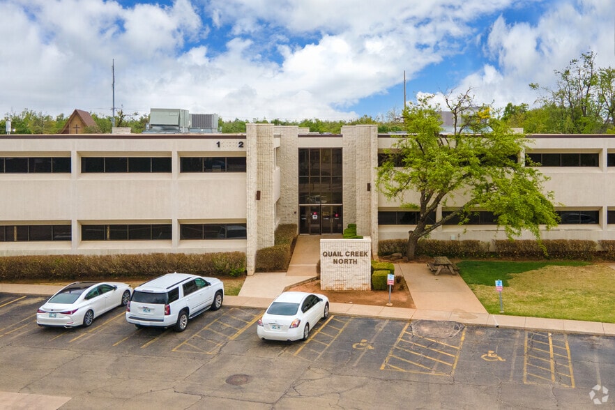 11032 Quail Creek Rd, Oklahoma City, OK à louer - Photo du bâtiment - Image 2 de 5