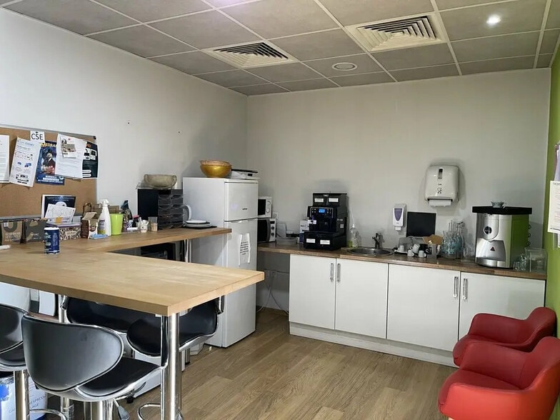 Bureau dans Aubagne à vendre - Photo intérieure - Image 2 de 12