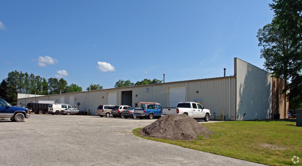 11839-11843 Canon Blvd, Newport News, VA à louer - Photo du bâtiment - Image 3 de 3