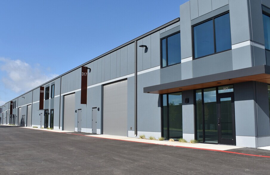 4949 N Loop 1604 W, San Antonio, TX à louer - Photo du bâtiment - Image 3 de 10