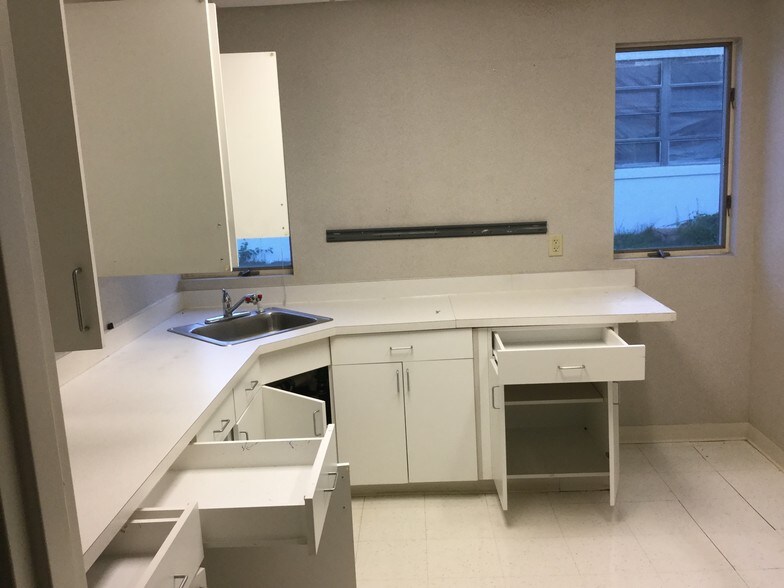 669 Boston Post Rd, Guilford, CT à louer - Photo intérieure - Image 3 de 20