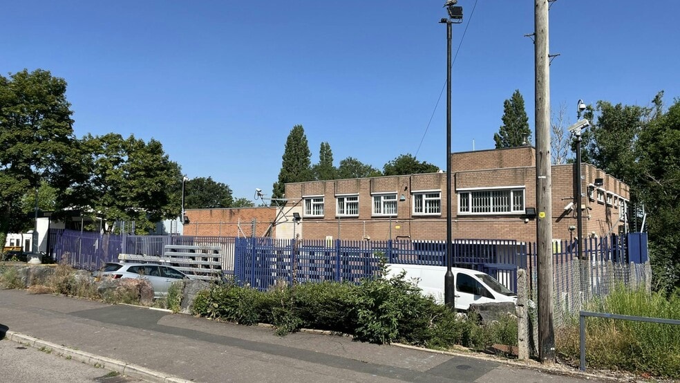 Rowley Dr, Coventry à louer - Photo du bâtiment - Image 2 de 15