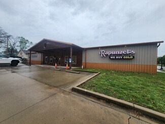 Plus de détails pour 109 W Poplar St, Harrisburg, IL - Spécialité à vendre