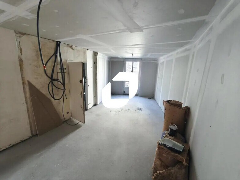 Office in Nogent-sur-Marne for lease - Building Photo - Image 1 of 3