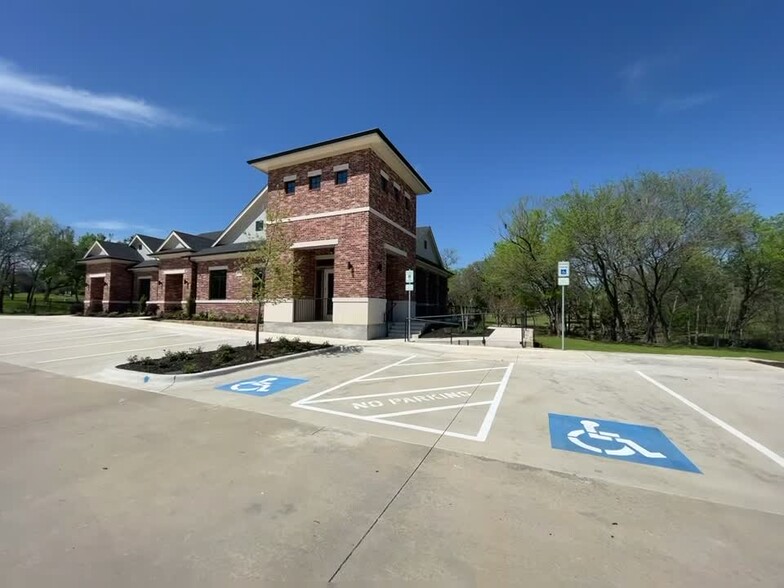 124 River Oaks Dr, Southlake, TX for lease - Commercial Listing Video - Image 3 of 20