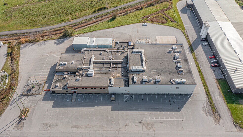 7 Riverside Dr, Quinte West, ON à vendre - Aérien - Image 2 de 7