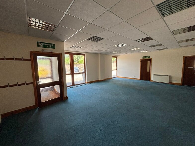 4 St. James's Pl, Inverurie for lease - Building Photo - Image 3 of 3