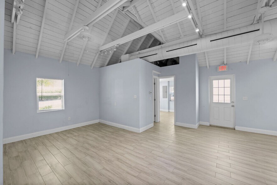 900 SW Martin Downs Blvd, Palm City, FL à louer - Photo du bâtiment - Image 1 de 20