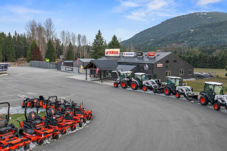 478544 Highway 95 N, Sandpoint, ID à vendre - Photo du bâtiment - Image 2 de 13