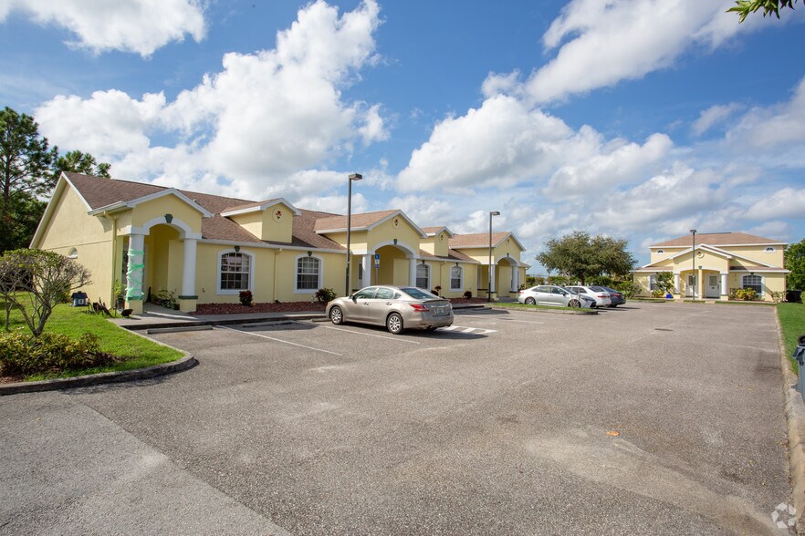 9715 Palm Ave, Port Richey, FL à vendre - Photo du bâtiment - Image 2 de 7