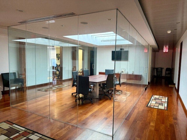 2550 Crescent St, Astoria, NY à louer - Photo intérieure - Image 2 de 14