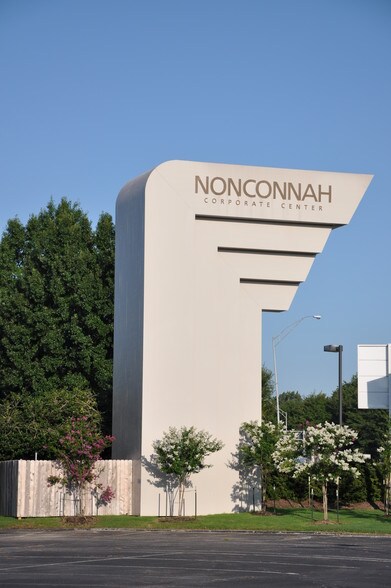 2694-2720 Huntley Dr, Memphis, TN à louer - Photo du bâtiment - Image 2 de 2