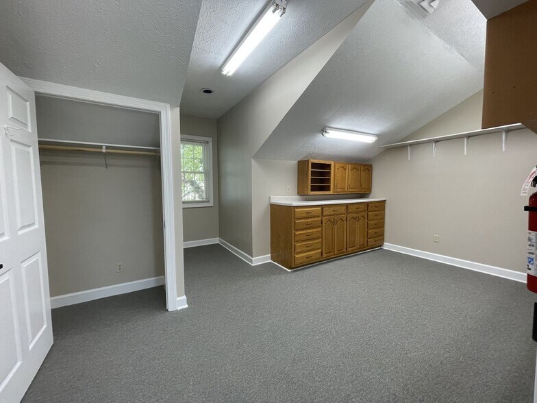 1369 W Andrew Johnson Hwy, Morristown, TN à louer - Photo du bâtiment - Image 3 de 59