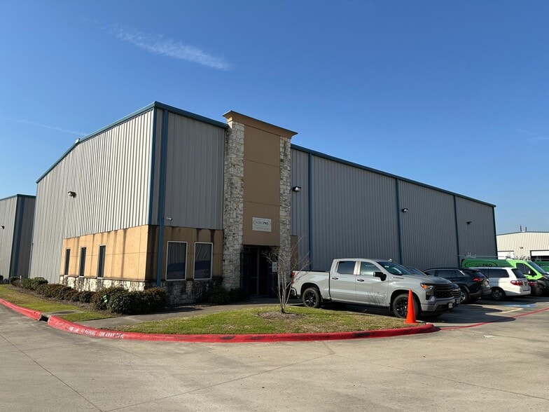 8638 Fairbanks N Houston Rd, Houston, TX for lease - Building Photo - Image 2 of 8