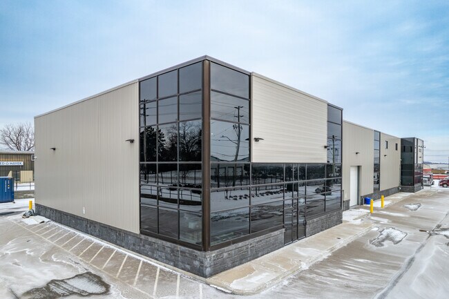 More details for 8223 Lawson Rd, Milton, ON - Industrial for Lease