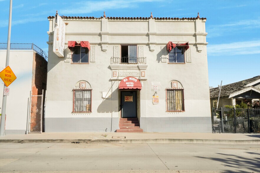 1042 N Wilcox Ave, Los Angeles, CA à vendre - Photo du bâtiment - Image 2 de 15