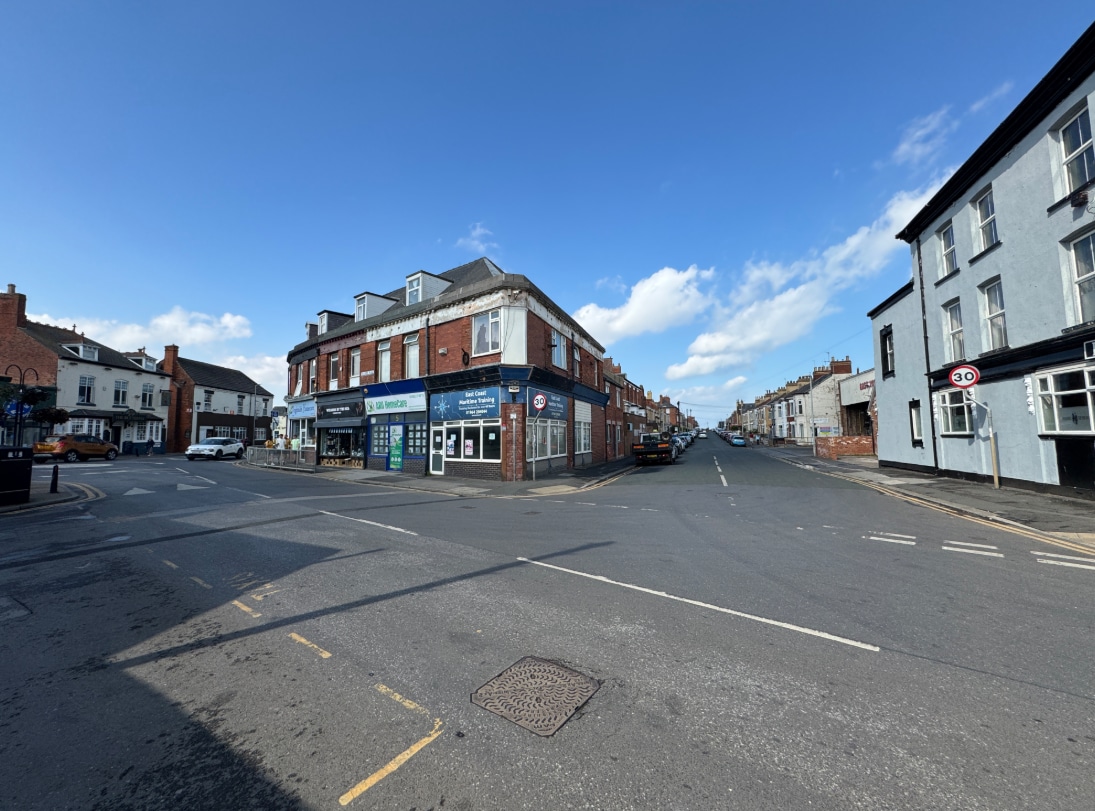 7 Seaside Rd, Withernsea for lease Primary Photo- Image 1 of 3