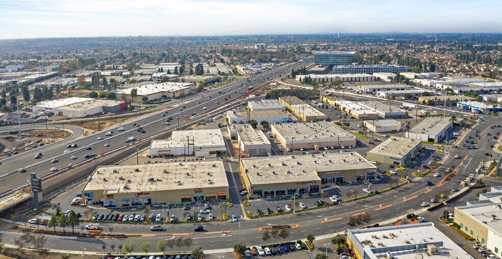 18285-18319 Euclid St, Fountain Valley, CA à vendre - Aérien - Image 3 de 5