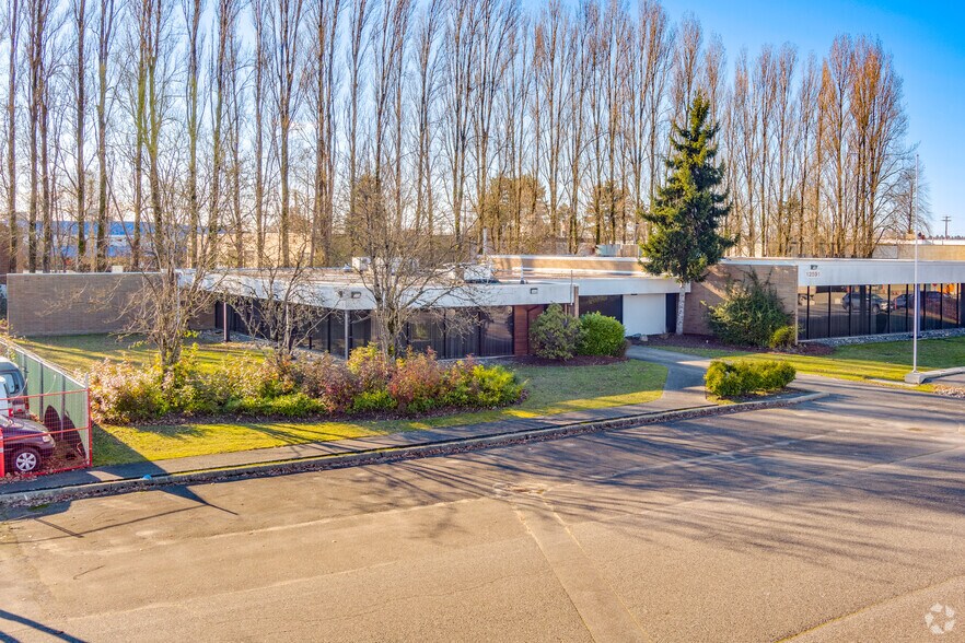 12591 Vulcan Way, Richmond, BC à louer - Photo du bâtiment - Image 1 de 4