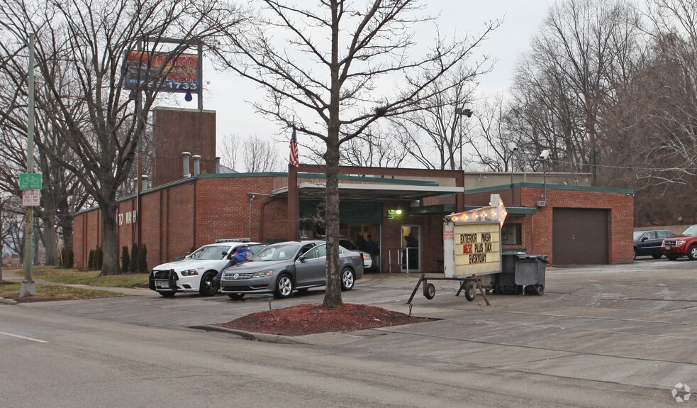 3330 Central Pky, Cincinnati, OH for sale - Primary Photo - Image 1 of 2