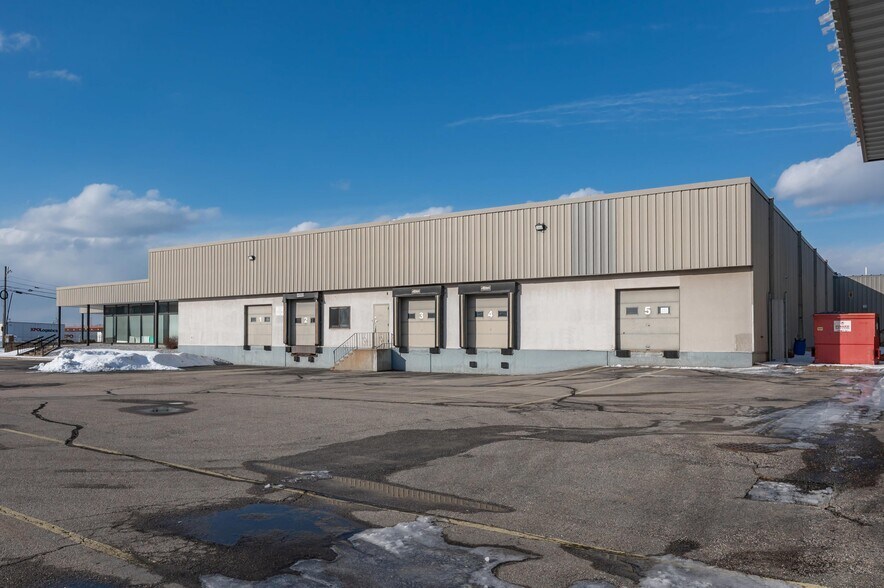 35 Pine St, Manchester, NH à louer - Photo du bâtiment - Image 3 de 17