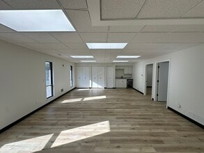 3025 Jacks Run Rd, White Oak, PA for lease Interior Photo- Image 2 of 24
