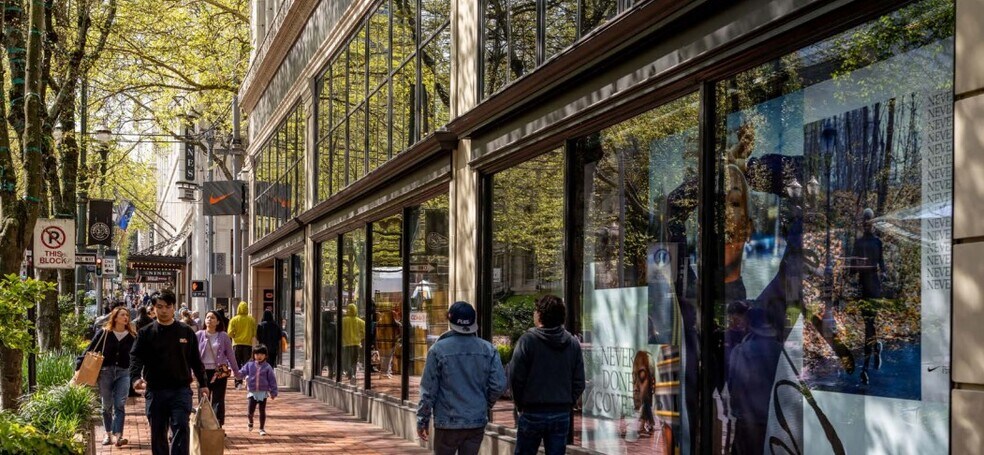 630 SW 5th Ave, Portland, OR à louer - Photo du bâtiment - Image 3 de 15