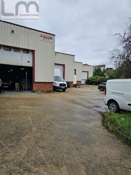 Flex dans Ivry-sur-Seine à louer - Photo du bâtiment - Image 1 de 4