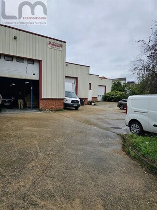 Plus de détails pour Local d'activités à louer