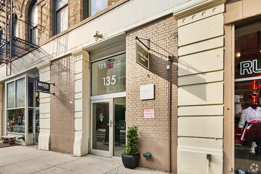 135-141 W 20th St, New York, NY for lease - Building Photo - Image 2 of 4