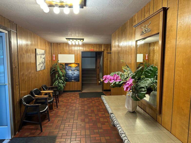 6501 SW Macadam Ave, Portland, OR for sale - Interior Photo - Image 3 of 16