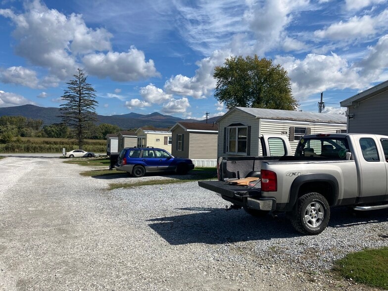 6 Park Port - VT portfolio of 6 properties for sale on LoopNet.ca - Building Photo - Image 3 of 9