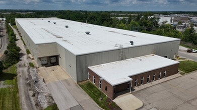 7585-7587 Empire Dr, Florence, KY for lease Building Photo- Image 2 of 4