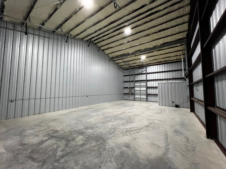 936 Waldron Rd, Corpus Christi, TX for lease - Building Photo - Image 2 of 5