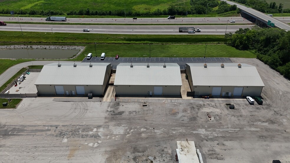 8124 Bunkum Rd, Caseyville, IL for lease - Building Photo - Image 2 of 7