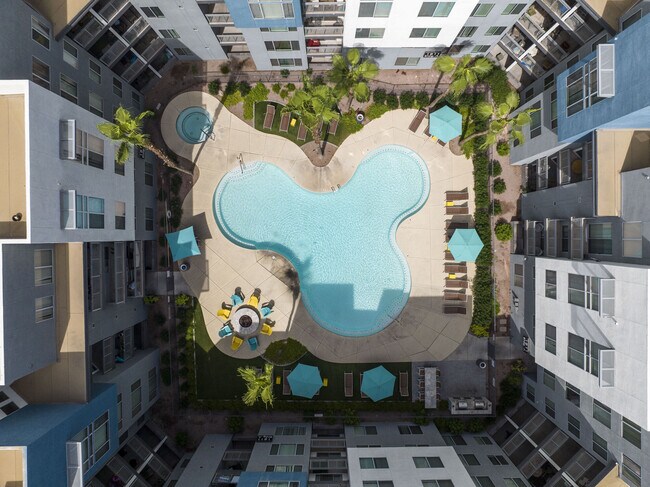 Plus de détails pour 1811 E Apache Blvd, Tempe, AZ - Commerce de détail à louer