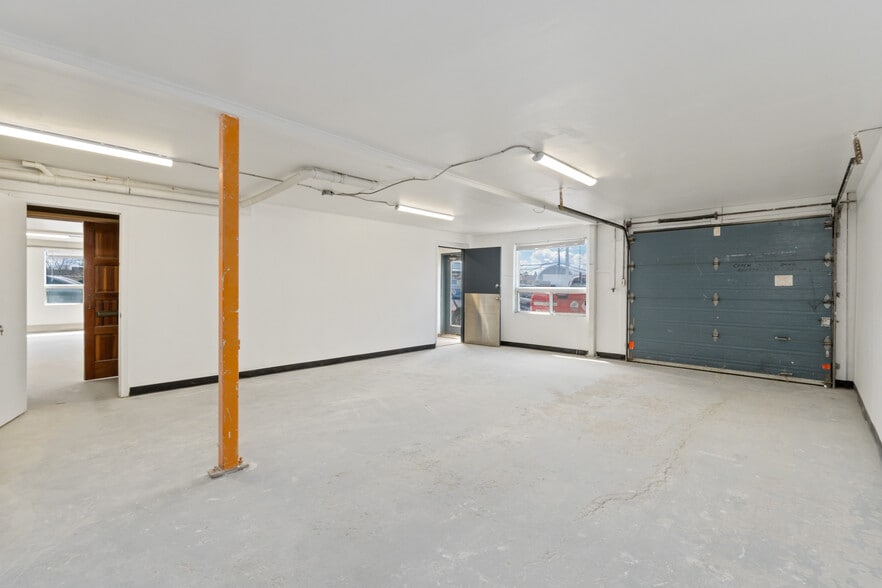 1010 Polytek St, Gloucester, ON à louer - Photo intérieure - Image 3 de 17