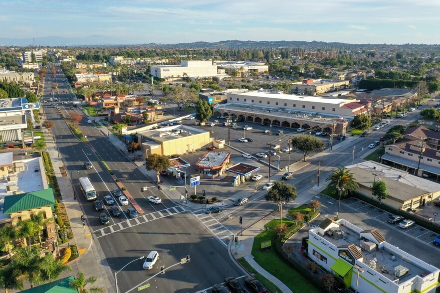 15334 Whittier Blvd, Whittier, CA for lease - Building Photo - Image 1 of 5