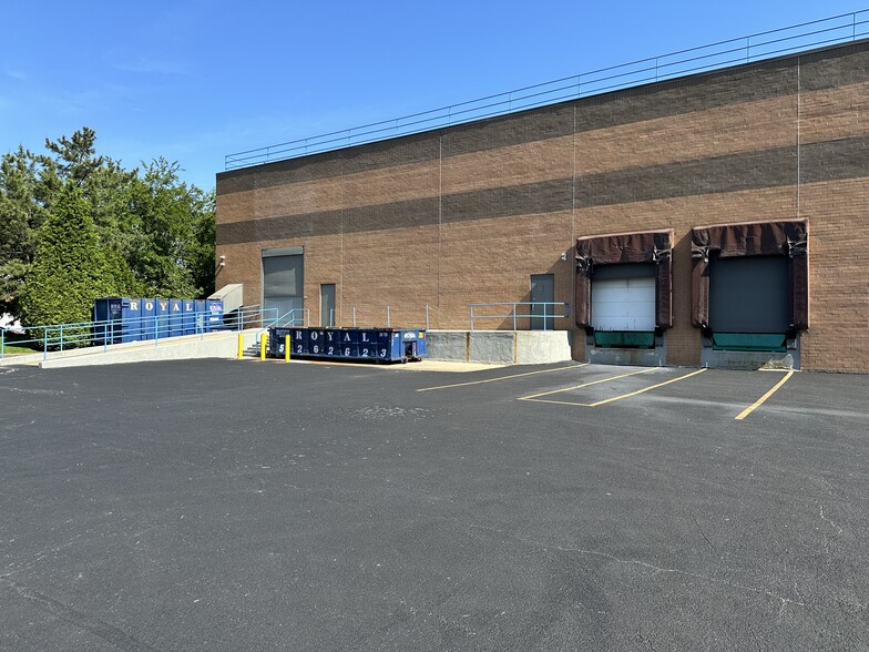 128-15 26th Ave, Flushing, NY for lease - Building Photo - Image 1 of 4