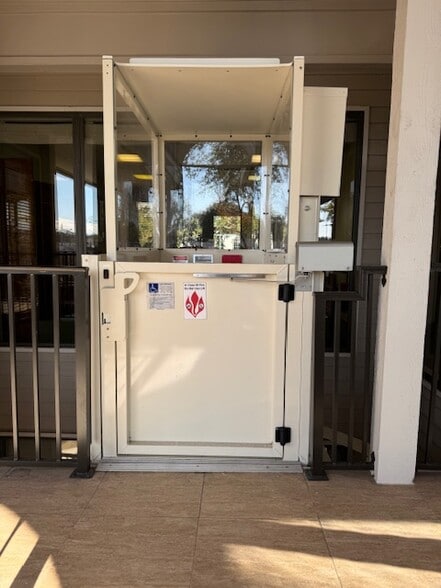 3121 Venture Pl, Jacksonville, FL for lease - Building Photo - Image 3 of 11