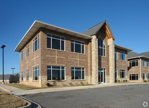 3331 N Berkeley Lake Rd NW, Berkeley Lake, GA for lease Interior Photo- Image 1 of 17