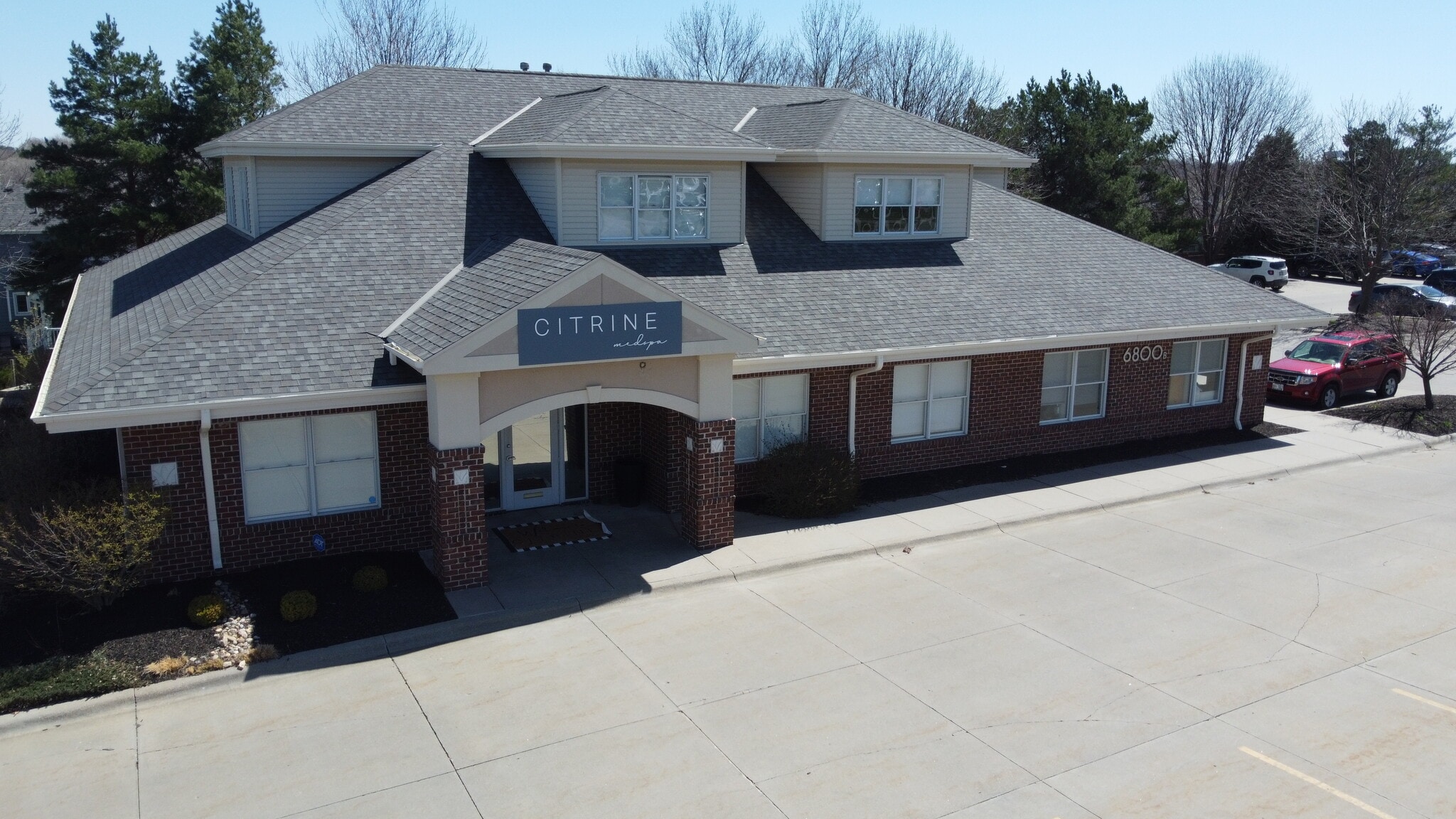 6800 S 32nd St, Lincoln, NE for lease Primary Photo- Image 1 of 10